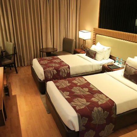 Hotel Comfotel Haiderabad Buitenkant foto