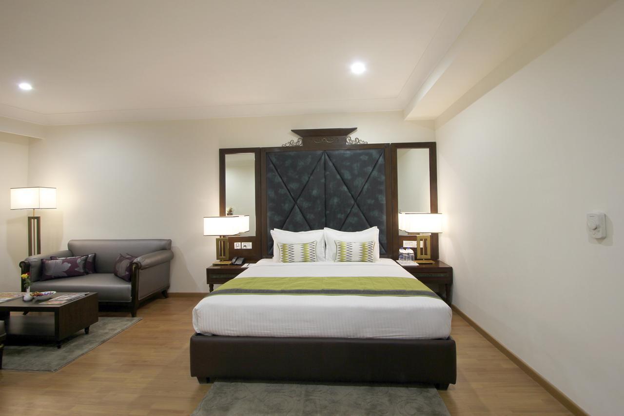 Hotel Comfotel Haiderabad Buitenkant foto