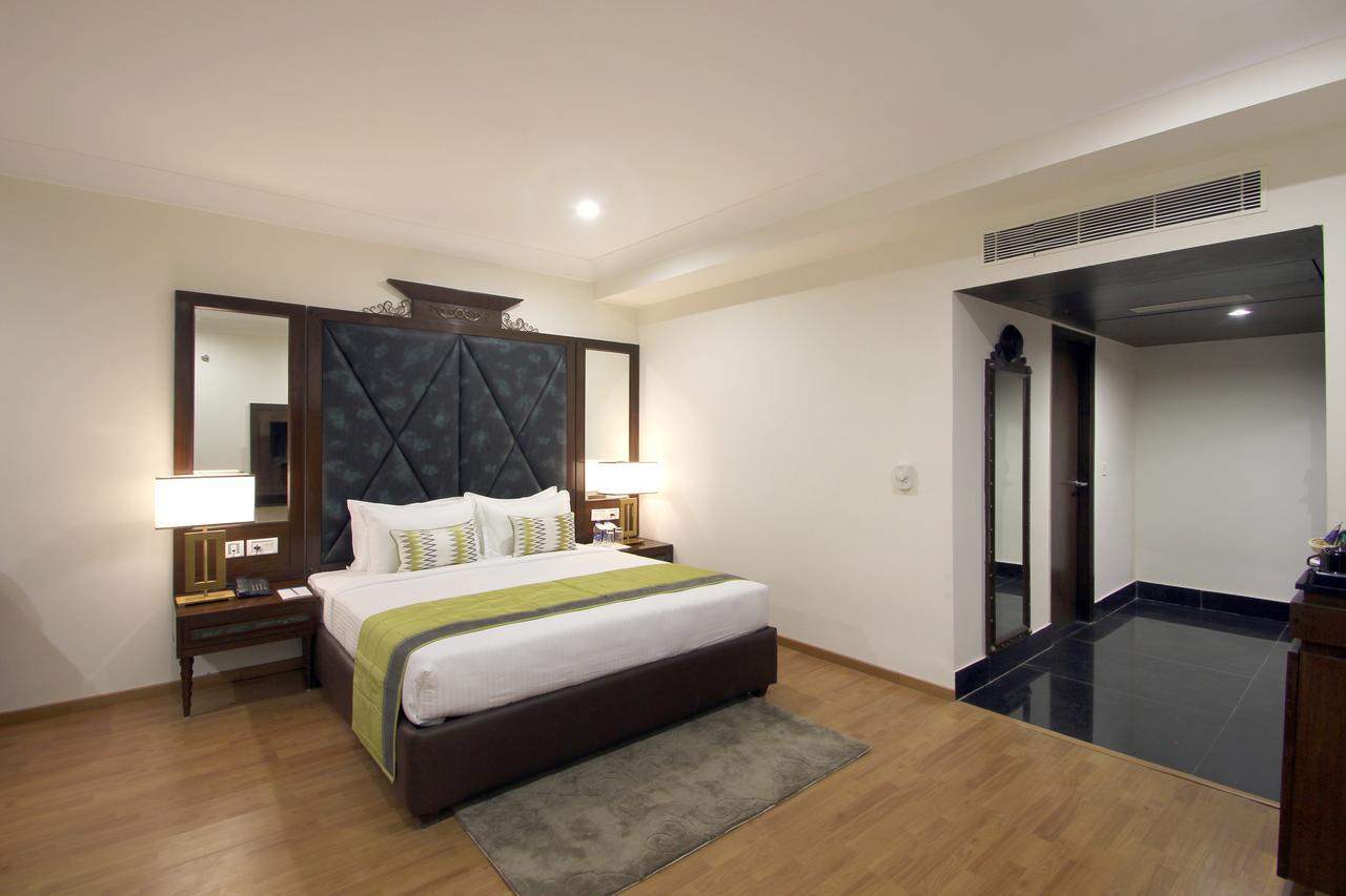 Hotel Comfotel Haiderabad Buitenkant foto