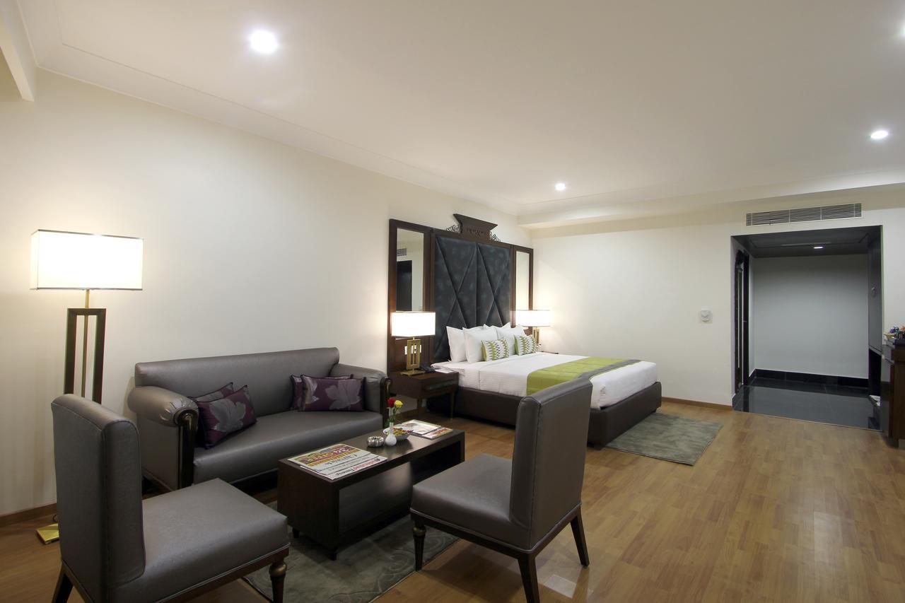 Hotel Comfotel Haiderabad Buitenkant foto