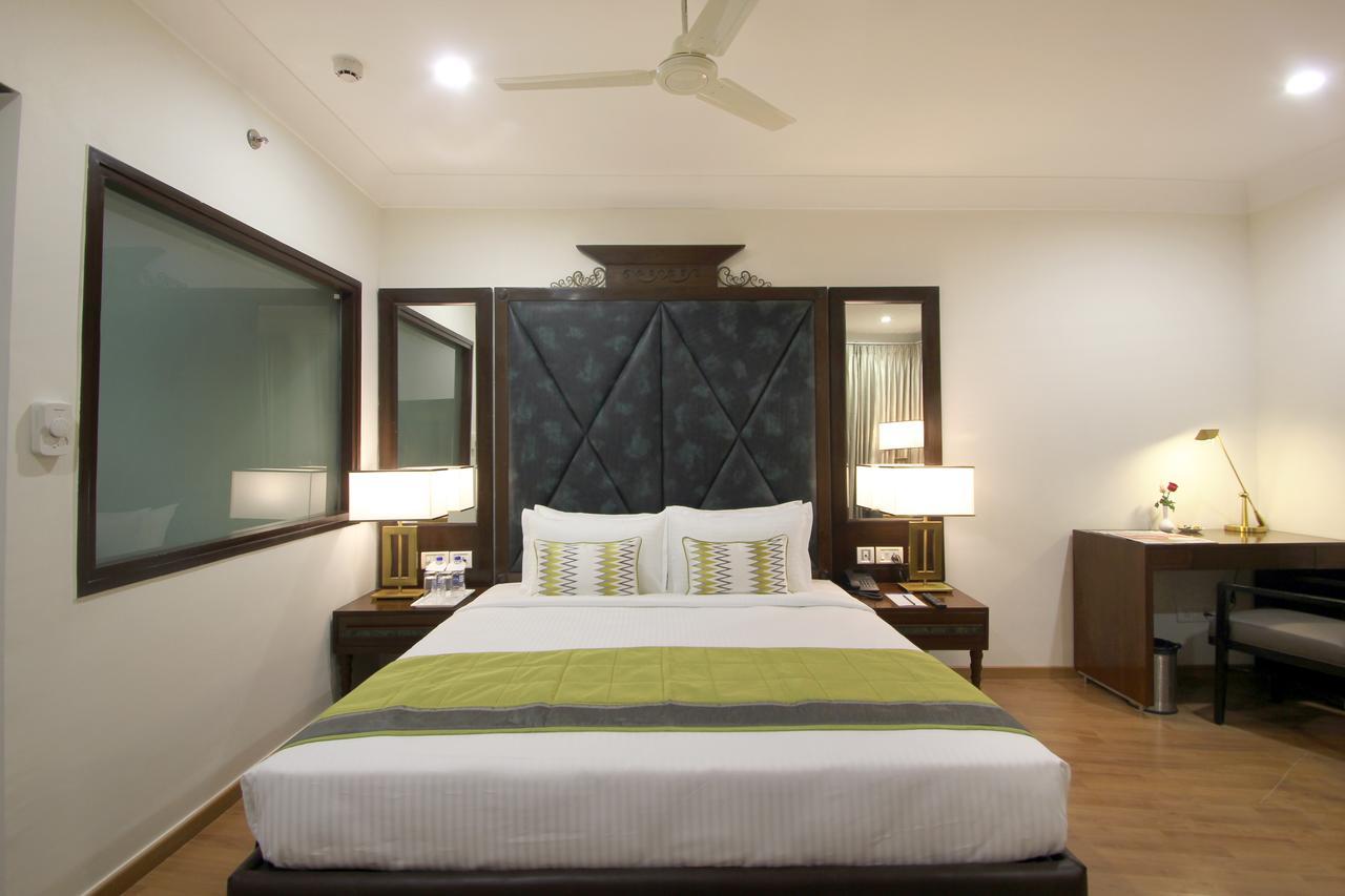 Hotel Comfotel Haiderabad Buitenkant foto