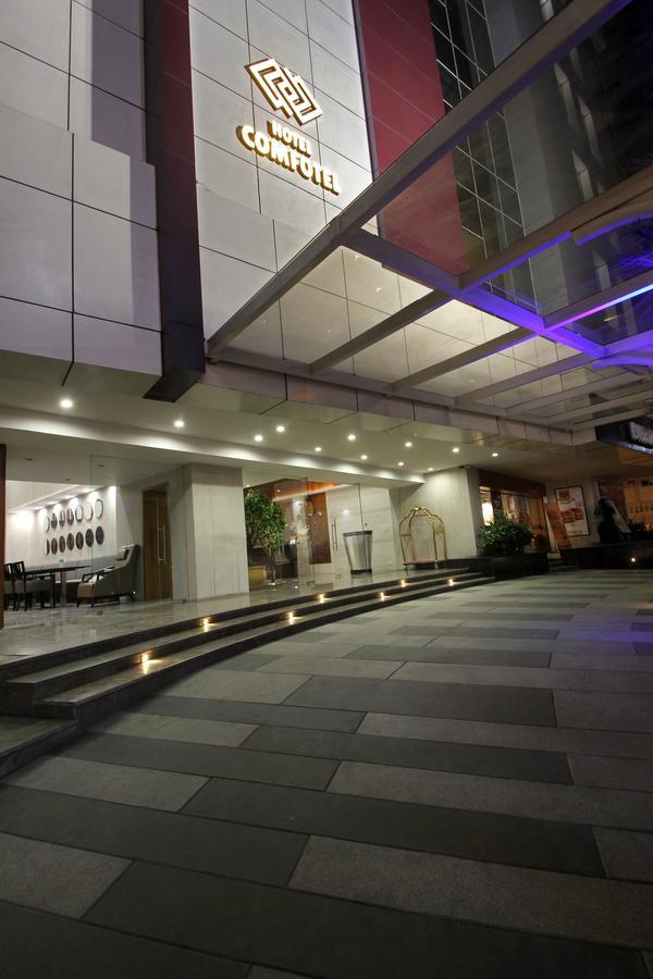 Hotel Comfotel Haiderabad Buitenkant foto