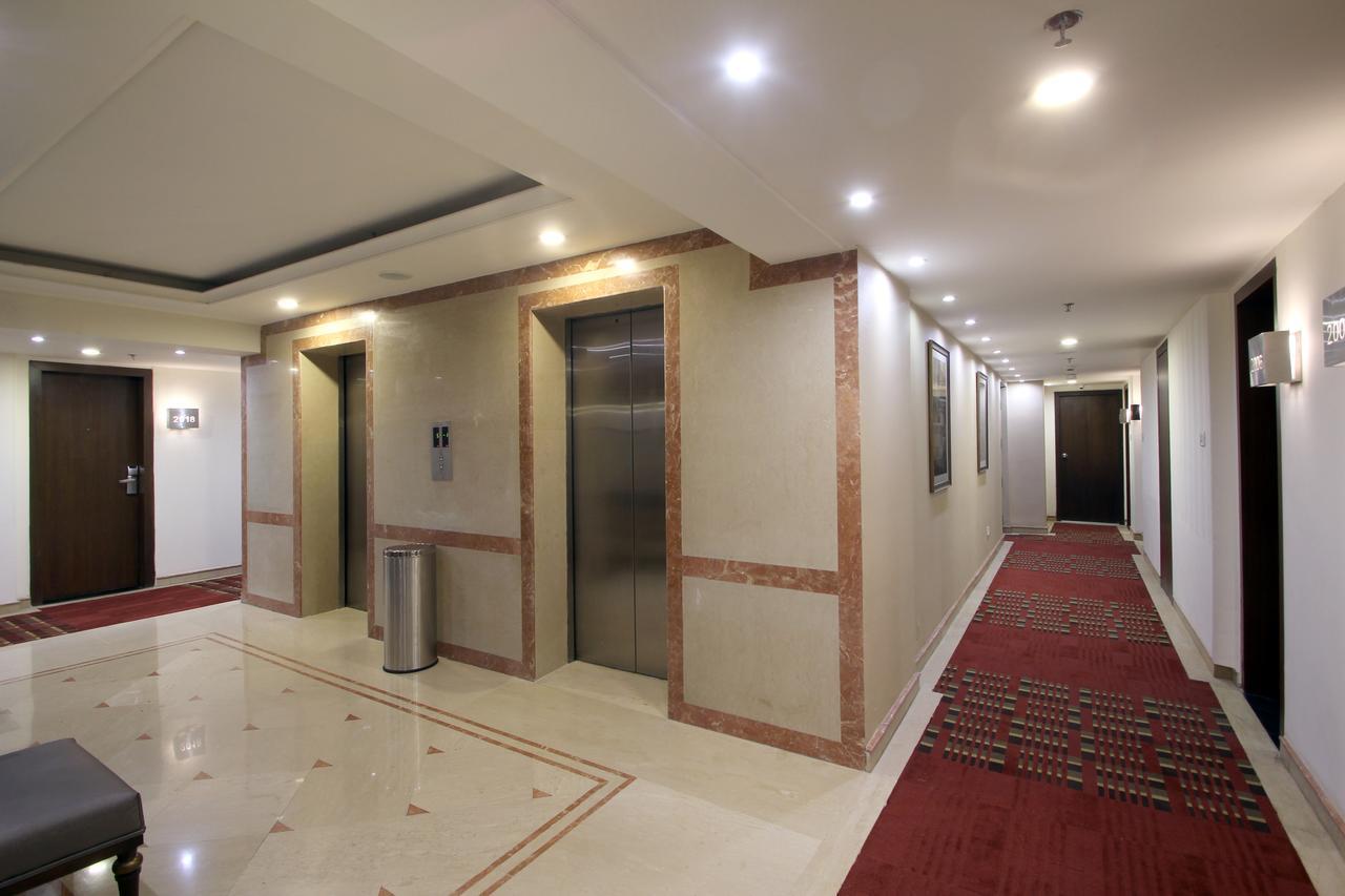Hotel Comfotel Haiderabad Buitenkant foto