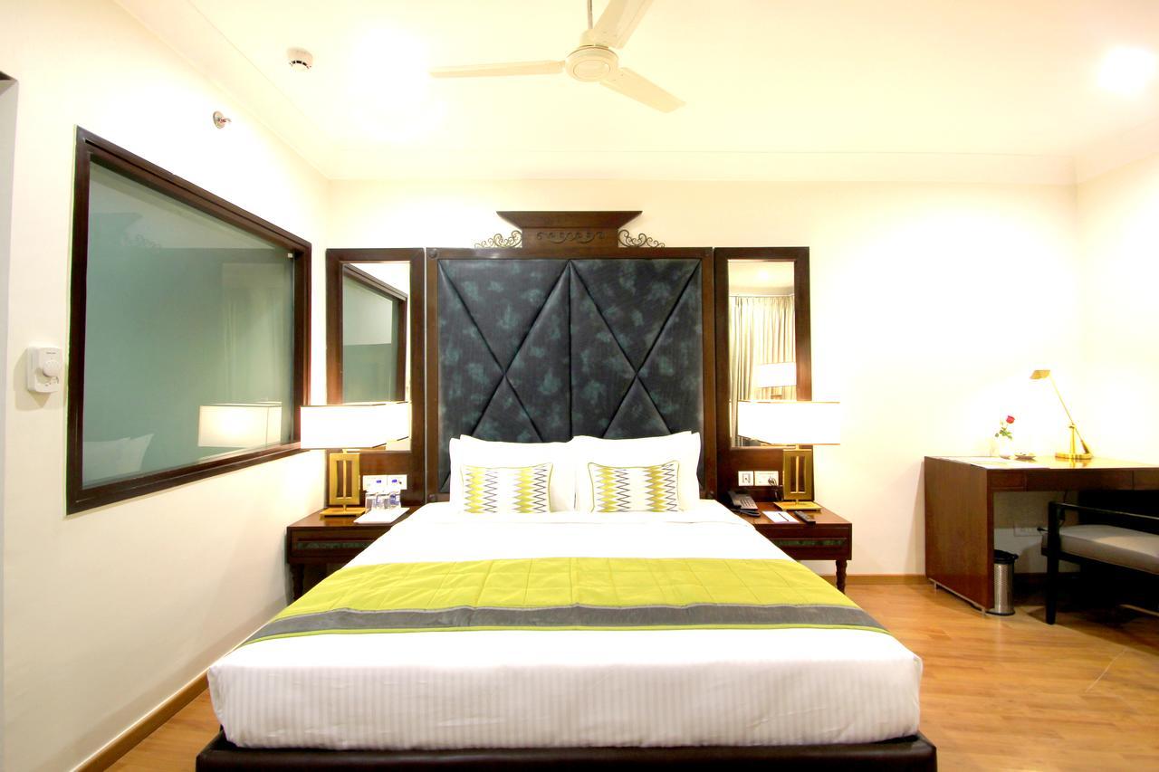 Hotel Comfotel Haiderabad Buitenkant foto