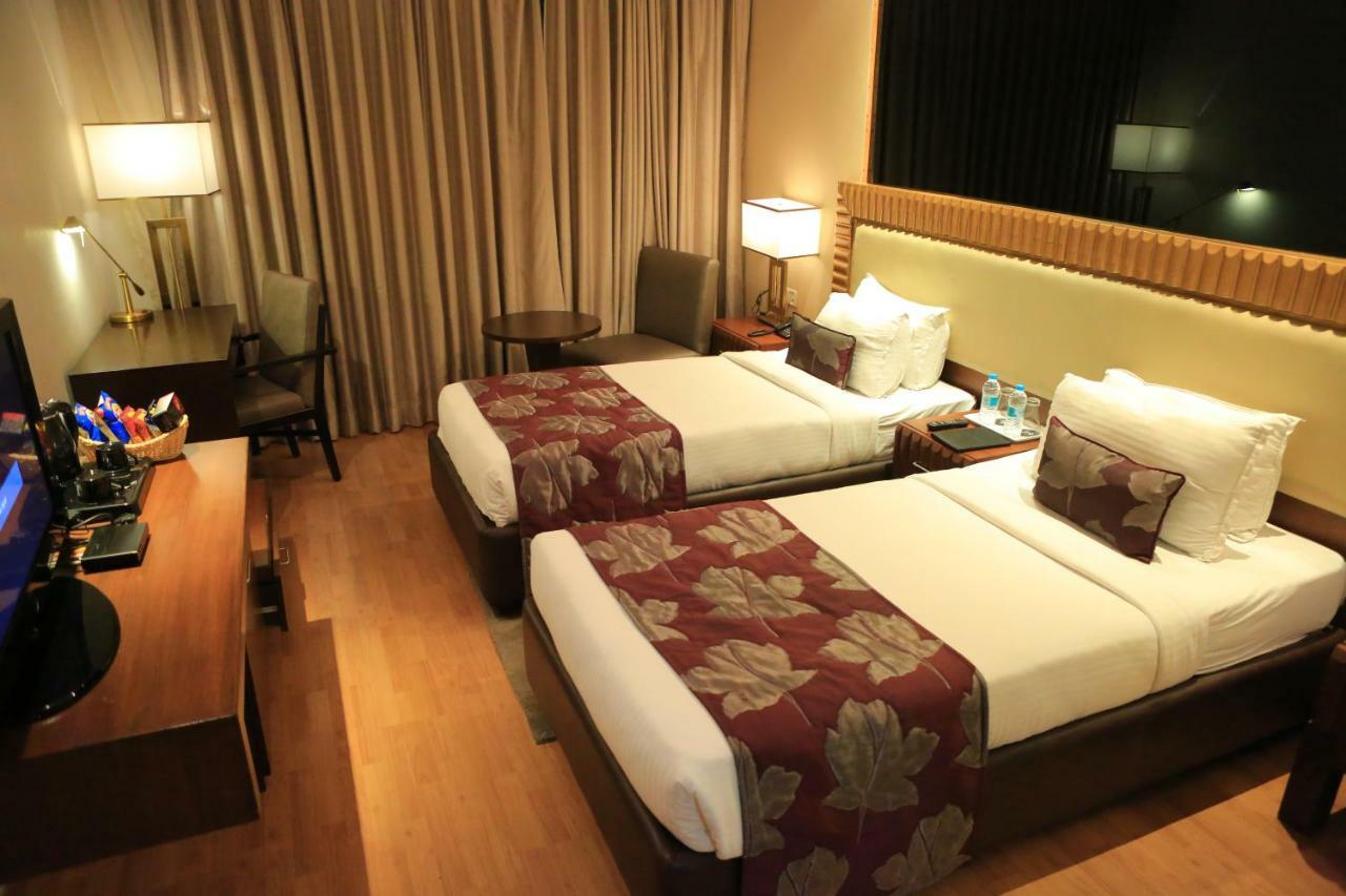 Hotel Comfotel Haiderabad Buitenkant foto