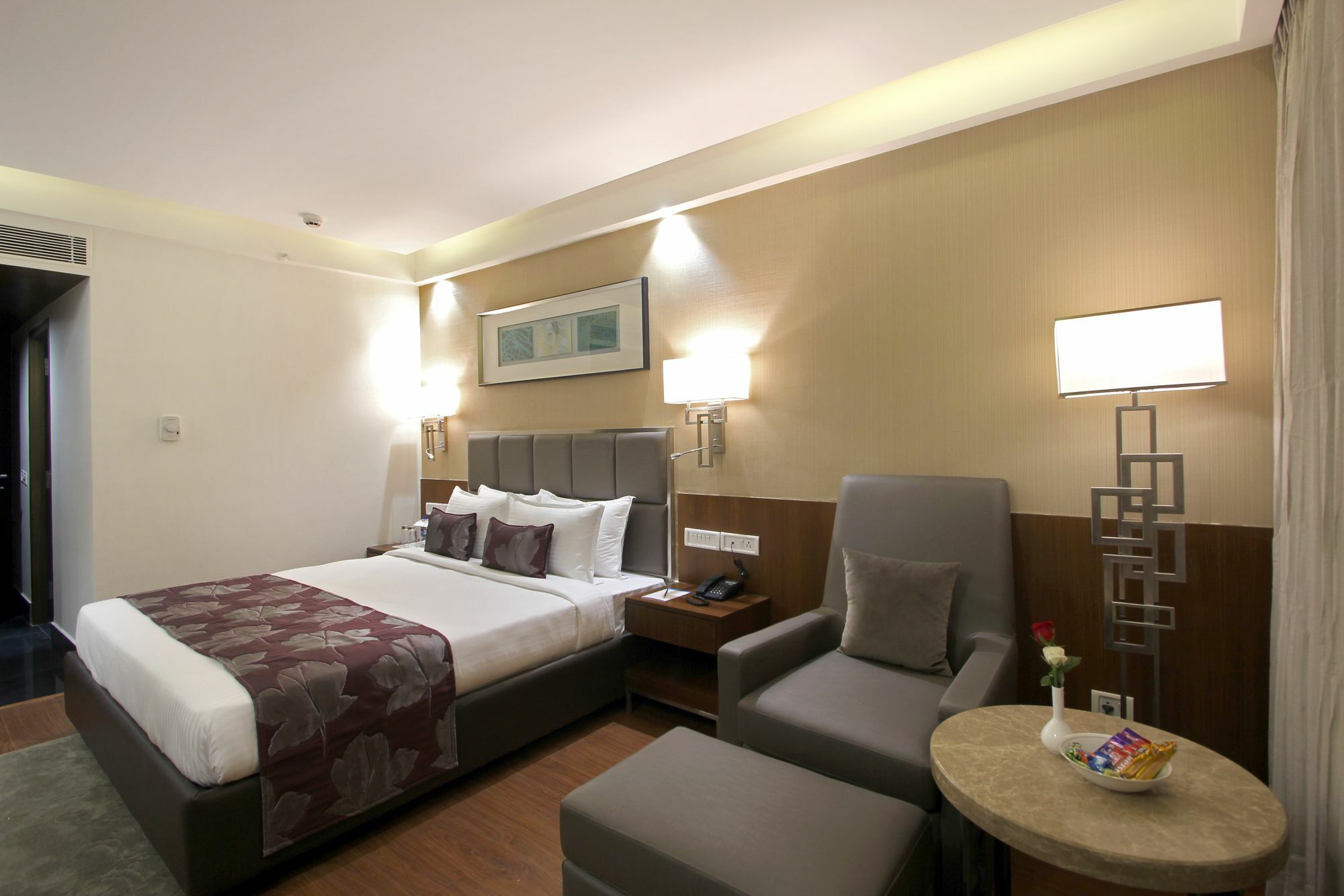 Hotel Comfotel Haiderabad Buitenkant foto