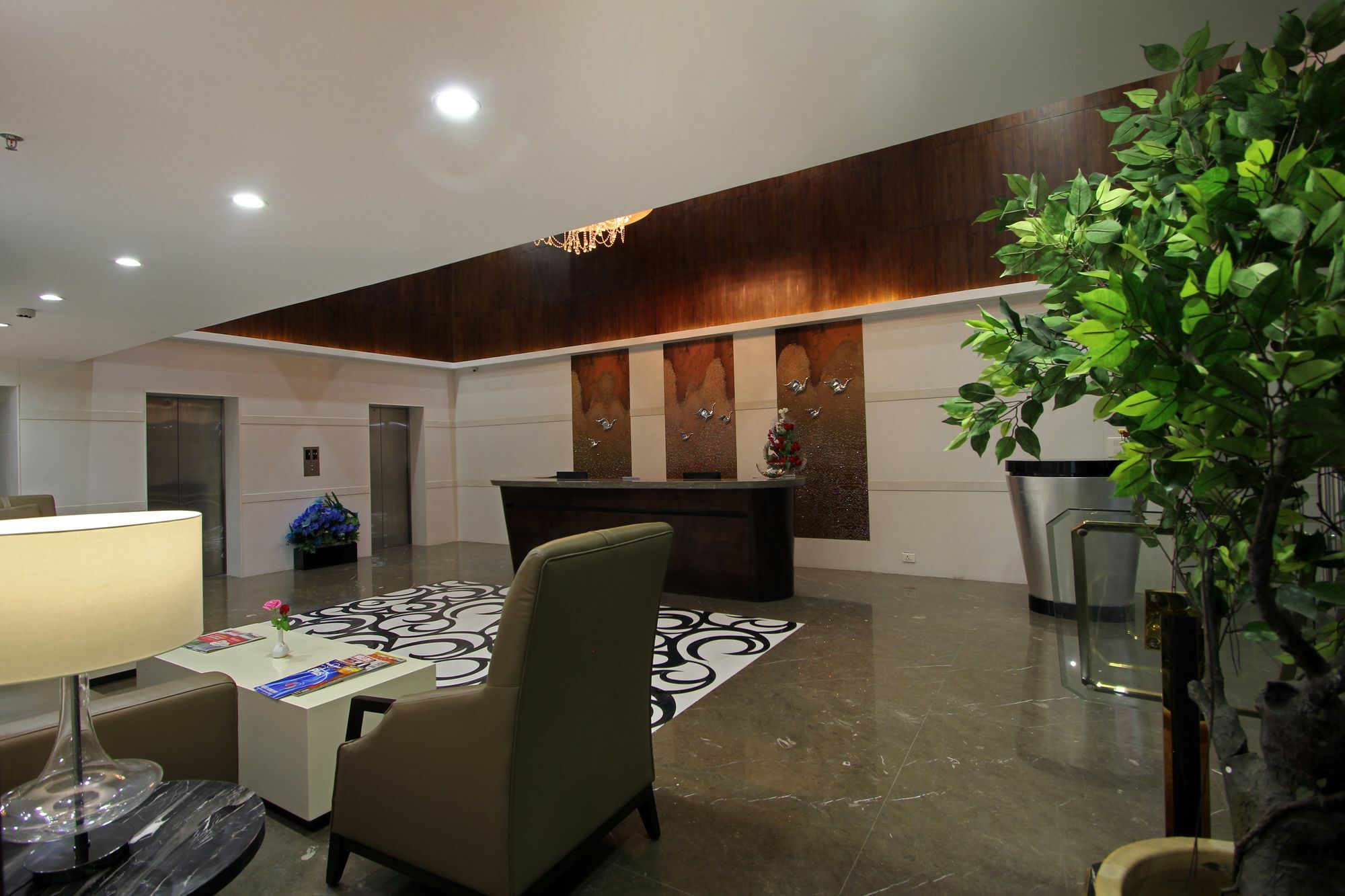 Hotel Comfotel Haiderabad Buitenkant foto